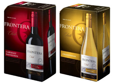 「フロンテラ」ワインフレッシュサーバー3L　左からカベルネ・ソーヴィニヨン（赤）、シャルドネ（白）